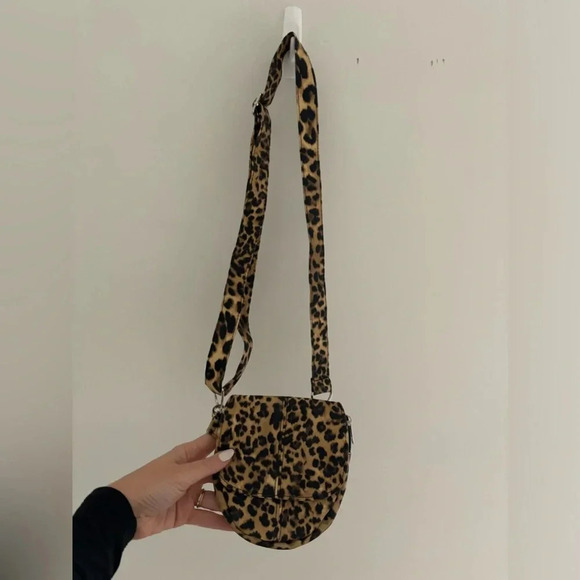 Cheetah Leopard  Animal Print Shoulder Bag - Picture 3 of 6